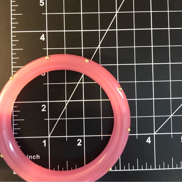 Vintage Pink Lucite KENNETH LANE Bangle Bracelet - Picture 3 of 15